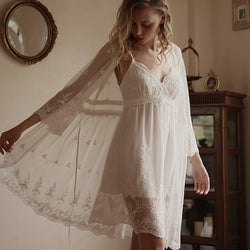 White Lace Exquisite Embroidery Robe